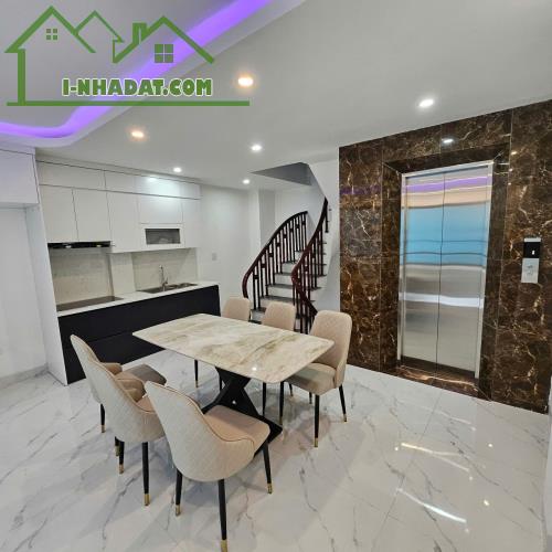 SIÊU HIẾM! NHÀ 4 MẶT THOÁNG NGÔ GIA TỰ, 40M x 6T THANG MÁY - FULL ĐỒ - Ô TÔ. GIÁ 7.3 TỶ - 3