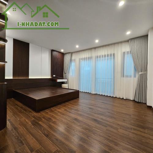 SIÊU HIẾM! NHÀ 4 MẶT THOÁNG NGÔ GIA TỰ, 40M x 6T THANG MÁY - FULL ĐỒ - Ô TÔ. GIÁ 7.3 TỶ - 5