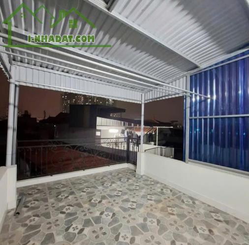 Chỉ 2,44 tỷ có ngay nhà đẹp 4 tầng diện tích 32,5m2, ô tô đỗ cổng - 2