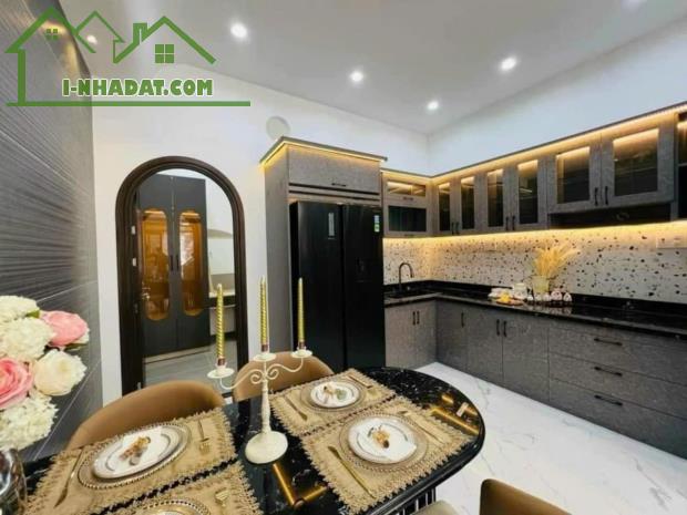 Bán gấp nhà mặt tiền Thống Nhất. Phường 16. Gò Vấp. Giá 2 tỷ 650. - 1