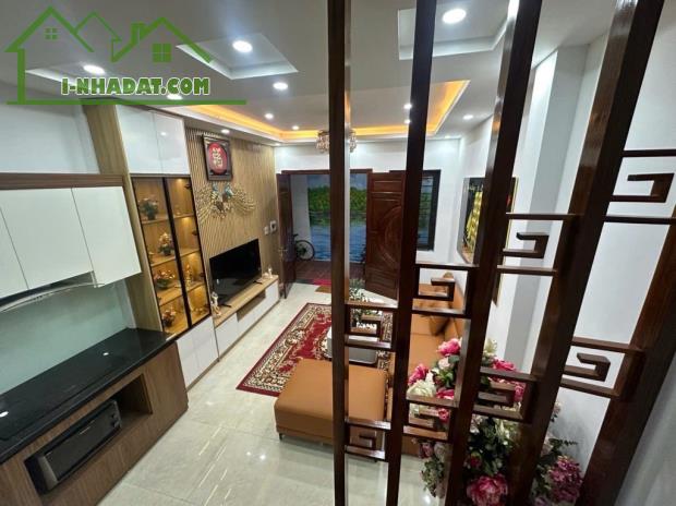 Hiếm có khó tìm - siêu phẩm Long Biên full nội thất đẹp long lanh