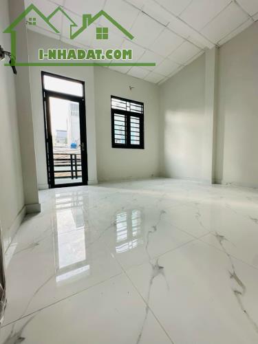 SÁT MẶT TIỀN LÊ VĂN QUỚI - HẺM XE HƠI - 49M2 - 2 TẦNG - GIÁ 4.9 TỶ TL - 2