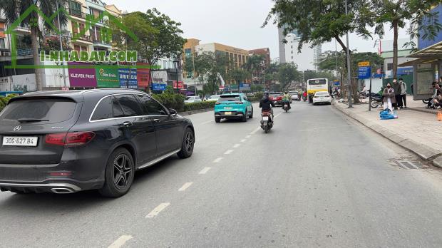 NHÀ ĐẸP DÂN XÂY UY TÍN NGUYỄN VĂN CỪ 42M, 6T, MT4M, THANG MÁY, KD, Ô TÔ TRÁNH.