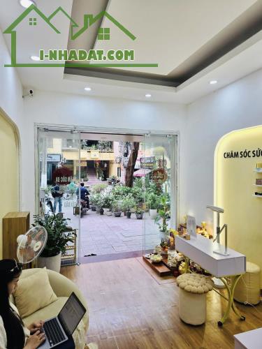 CỰC HIẾM-Ôtô tránh To như Phố- Bán nhà Đường Bưởi 54m2/5Tầng 20 Tỷ, KD sầm uất