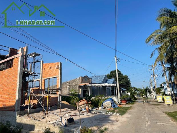 Bán 3000m2 đất hẻm Trần Quốc Toản, thị xã LaGi giá rẻ nhất sổ riêng - 1