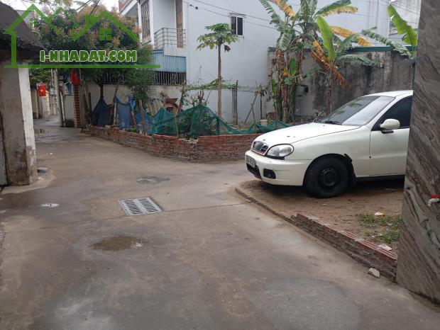 Nóng mảnh đất thụy Phương chỉ nhỉnh 4tỷ ôtô vào đất Mt gần 5m   Gần chợ gần trường học các
