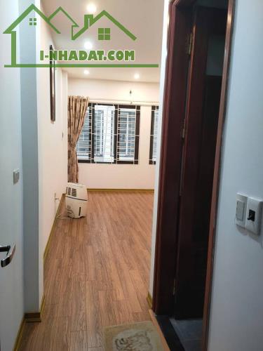 Bán nhà Ái Mộ Bồ Đề 30m 5 tầng chỉ 6.6 tỷ cực rẻ hiếm còn, ngõ oto gần mặt phố sầm uất - 3
