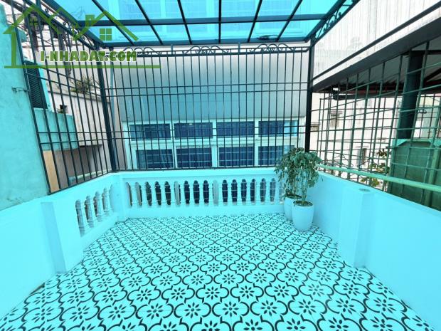 Giá 10 tỷ rưới, nhà 41m2/ 6 tầng thang máy, ngõ ô tô thông, nội thất đầy đủ