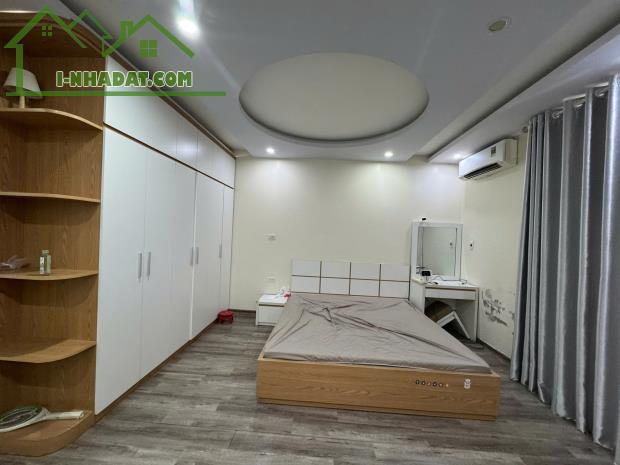 Nhà 61mx 4 tầng  trong ngõ 193 Văn Cao. Có gara Ôtô. Giá rẻ - 4