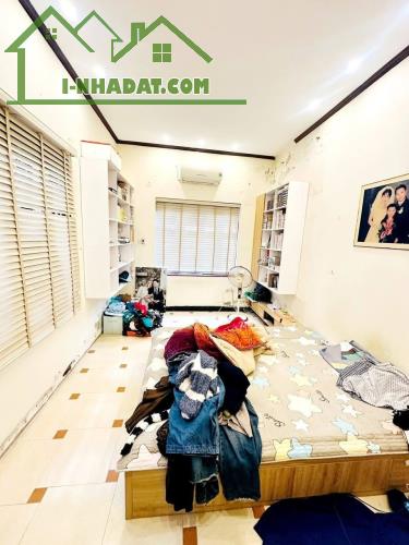 MẶT NGÕ NGUYỄN TRÃI - LÔ GÓC, NHÀ ĐẸP Ở NGAY - 30M RA PHỐ - GIÁ CHỈ 9.5 TỶ - 2