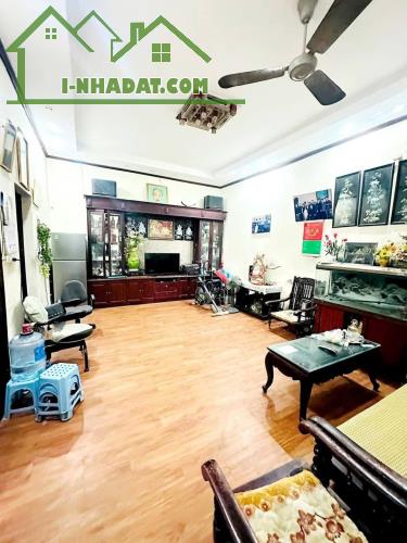 MẶT NGÕ NGUYỄN TRÃI - LÔ GÓC, NHÀ ĐẸP Ở NGAY - 30M RA PHỐ - GIÁ CHỈ 9.5 TỶ - 3