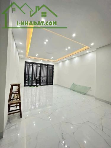 Bán nhà Thạch Bàn, 350m ra siêu thị Aeon Long Biên. Thang Máy. 50m x 5T Lh 0965858116 - 2