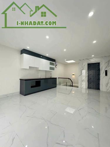 Bán nhà Thạch Bàn, 350m ra siêu thị Aeon Long Biên. Thang Máy. 50m x 5T Lh 0965858116 - 4