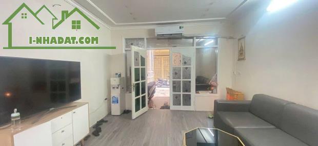 Bán nhà Phân Lô Ô tô tránh Trần Quang Diệu (Hoàng Cầu) 50m2/5Tầng/MT 4.5m 22.5 Tỷ - 2