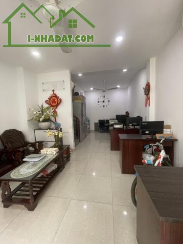 5 TỶ HƠN - NHÀ P.4 TÂN BÌNH - KHU VIP NGAY CAO ĐẲNG LÝ TỰ TRỌNG -HẺM 3M THOÁNG, 3 TẦNG 3PN - 4