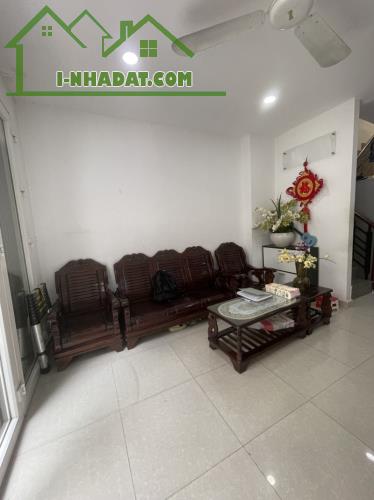 5 TỶ HƠN - NHÀ P.4 TÂN BÌNH - KHU VIP NGAY CAO ĐẲNG LÝ TỰ TRỌNG -HẺM 3M THOÁNG, 3 TẦNG 3PN - 3