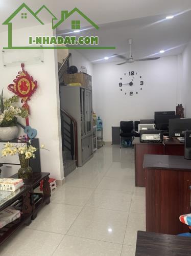 5 TỶ HƠN - NHÀ P.4 TÂN BÌNH - KHU VIP NGAY CAO ĐẲNG LÝ TỰ TRỌNG -HẺM 3M THOÁNG, 3 TẦNG 3PN - 2