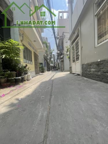 5 TỶ HƠN - NHÀ P.4 TÂN BÌNH - KHU VIP NGAY CAO ĐẲNG LÝ TỰ TRỌNG -HẺM 3M THOÁNG, 3 TẦNG 3PN