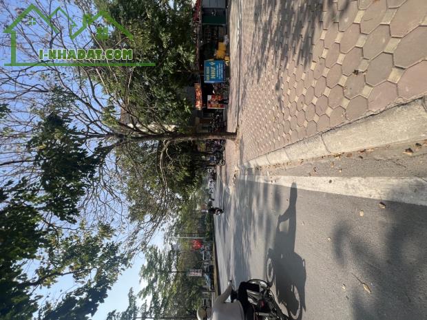 Nhà phố Chu Huy Mân - Long Biên - Thang máy - Gara ÔTÔ - Đẳng cấp sống. - 1