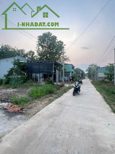 1000m2 có 100m2 thổ cư ngay trung tâm gần ngay chợ giá 395 triệu - 1
