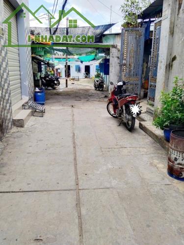 Bán nhà 80m2, HXH, đường KÊNH NƯỚC ĐEN, Bình Tân, 2 tầng, 3 PN, giá 4.5 tỷ còn TL.