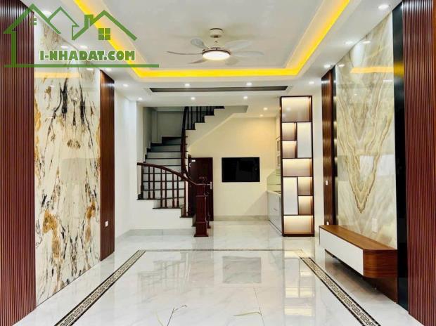 +B.á.n N.h.à-NGỌC THỤY-TUYỆT PHẨM- NHÀ ĐẸP DÂN XÂY-6,9 TỶ-DT39M2- 6T-4N-Ô TÔ ĐỖ CỔNG-NT