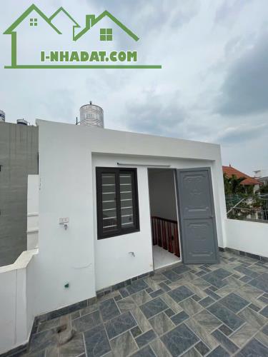 CHIA LÔ  CÁCH CHÂN CẦU VĨNH TUY 200m.  Nhà mới kính coong , Xây 5 Tầng , Giá 5,35 tỷ ạ, SĐ - 4