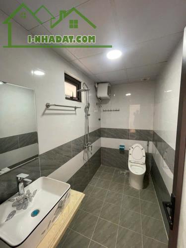 CHIA LÔ  CÁCH CHÂN CẦU VĨNH TUY 200m.  Nhà mới kính coong , Xây 5 Tầng , Giá 5,35 tỷ ạ, SĐ - 2