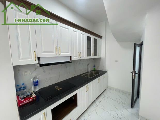 CHIA LÔ  CÁCH CHÂN CẦU VĨNH TUY 200m.  Nhà mới kính coong , Xây 5 Tầng , Giá 5,35 tỷ ạ, SĐ - 1