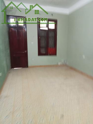 Bán nhà phố Nguyễn Văn Cừ 102m 3.5 tầng, mặt tiền 3.5m, 16.5 tỷ.Ô tô tránh vào nhà, Giá tố - 1