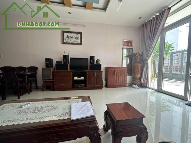 Biệt thự đẹp hiếm có khu Vạn Phúc – sân đậu 3 ô tô – SHR – chỉ 27 tỷ - 2