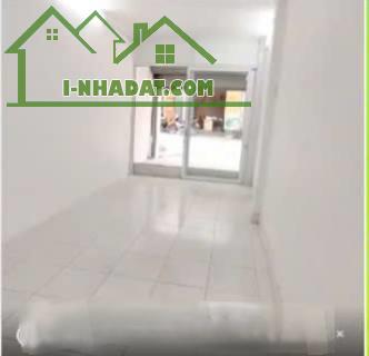 Cho thuê MBKD Mặt Phố Đại Từ 35m2 + gác xép KD sạch 9.5 Triệu - 2