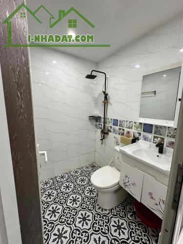 DÒNG TIỀN BIỂN PHẠM VĂN ĐỒNG căn hộ 7 tầng HOÀNG BÍCH SƠN hướng ĐÔNG - 5