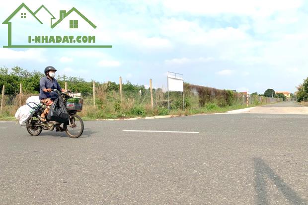BÁN GẤP 2 SỔ (36x60=2.675m2) GÓC 2 MẶT TIỀN NHỰA MINH LẬP CHƠN THÀNH 220TR - 1
