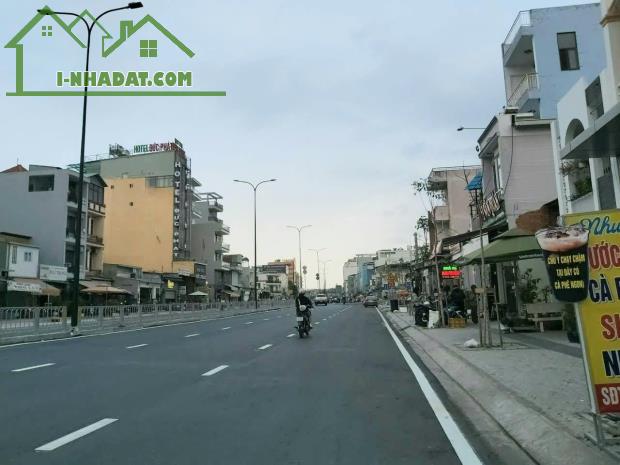 Bán nhà MTKD đường 32M Dương Quảng Hàm ngang 5m 100M² KD đa ngành 23.2 tỷ 

Mô tả - 2