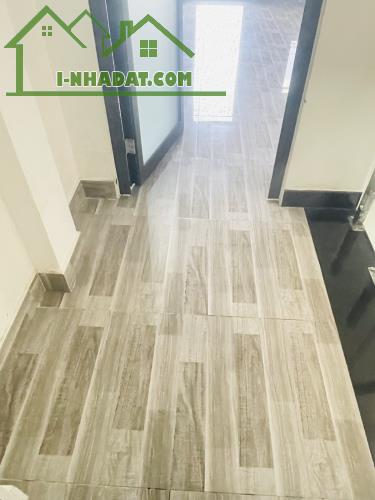 Nhà Góc 2 Mặt Thoáng – Đẹp Như Mới – Lạc Long Quân, P10, Tân Bình – Chỉ 5.5 Tỷ, còn TL . - 2