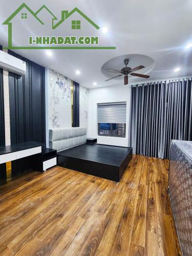 CHÍNH CHỦ BÁN NHÀ HAI BÀ TRƯNG 42M2x5T LÔ GÓC, THANG MÁY, OTO ĐỖ CỬA, NGÕ NÔNG THÔNG, KD - 4
