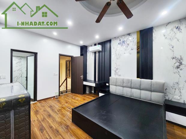 CHÍNH CHỦ BÁN NHÀ HAI BÀ TRƯNG 42M2x5T LÔ GÓC, THANG MÁY, OTO ĐỖ CỬA, NGÕ NÔNG THÔNG, KD - 5