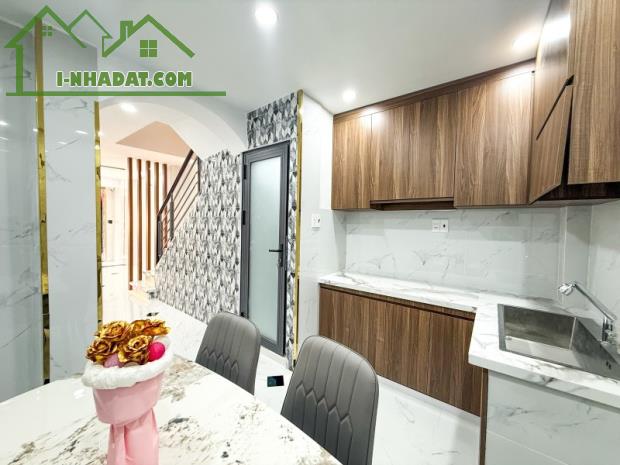 BÁN NHÀ PHÚ NHUẬN HXH 45M2 4 TẦNG 5 PN ĐẸP HẺM THÔNG KD LÊ VĂN SỸ 6.98 TỶ. - 1