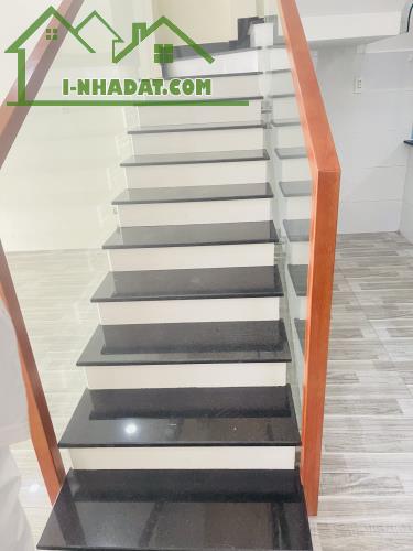 Nhà Góc 2 Mặt Thoáng – Đẹp Như Mới – Lạc Long Quân, P10, Tân Bình – Chỉ 5.5 Tỷ, còn TL . - 1