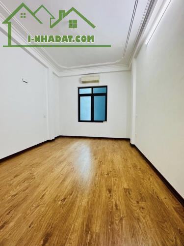 Bán nhà phố Nguyễn Đức Cảnh - nhà mới , oto đỗ gần , dt 29M giá 5.85 tỷ thương lượng, SĐCC - 2