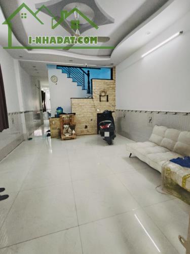 BÁN GẤP MẶT TIỀN HXH PHẠM HÙNG GẦN SATRA, BÌNH HƯNG DT: 87M2 (4.2X21M), 2 Tầng, CHỈ 5.2 - 2