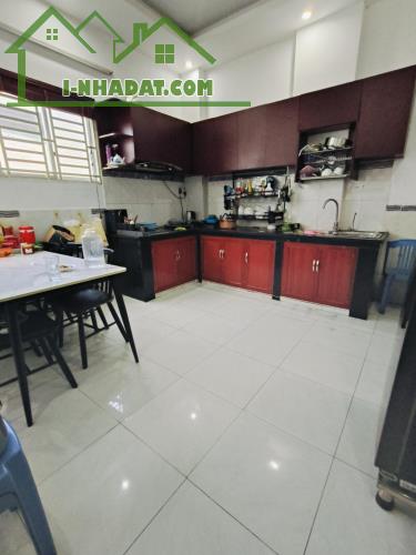 BÁN GẤP MẶT TIỀN HXH PHẠM HÙNG GẦN SATRA, BÌNH HƯNG DT: 87M2 (4.2X21M), 2 Tầng, CHỈ 5.2 - 3