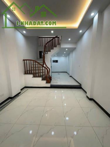 4.2 tỷ nhà 41m ngay chợ Cộng Hòa Hữu hòa Thanh Trì Cầu Tó chủ cần bán nhanh  Nhà thiết kế