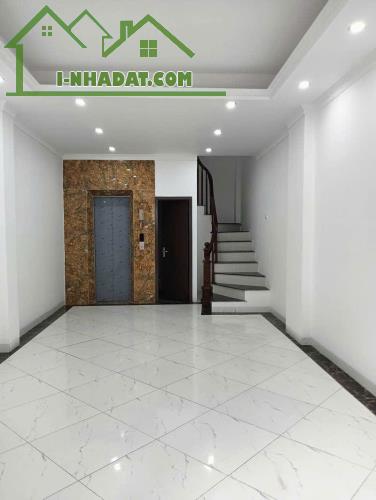 NHÀ ĐẸP - ĐC E Hưng Cần Bán Nhanh Căn Nhà Mặt Ngõ 85 Bát Khối, Long Biên, Hà Nội - 1