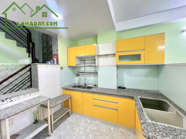 Bán Nhà Tân Phú,Trịnh Đình Thảo, sát mặt tiền, 4 Tầng, 3 phòng ngủ chỉ 4 tỷ 200 TL - 1