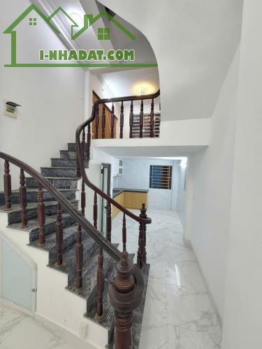 BÁN NHÀ PHỐ BẾ VĂN ĐÀN - 6 TẦNG - Ô TÔ CẠNH NHÀ - 1 NHÀ RA Ô TÔ TRÁNH - 1