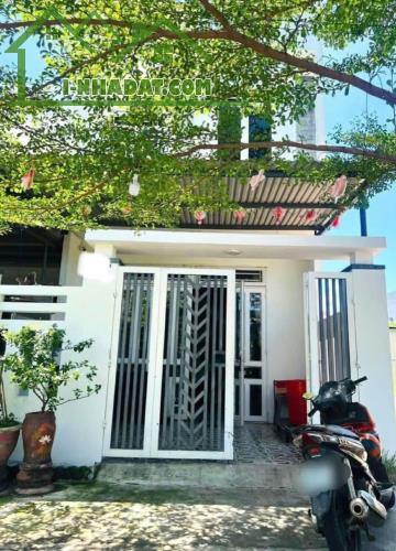 Bán Gấp Nhà Đ.Giác Đạo-Tân Xuân.92,9m2.Gía 650 Triệu-SHR.Bao Phí. LH 0796666342