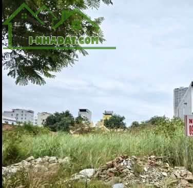 Lô đất khủng 303m2 -Vương Thừa Vũ -Sơn Trà - Giá chỉ 59,950 tỷ .
