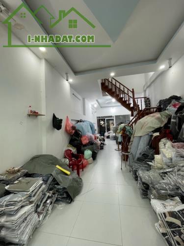 Bán nhà riêng Lạc Long Quân- Tân Bình-  Xe Hơi đỗ cửa 125 m2 chỉ 12 tỷ